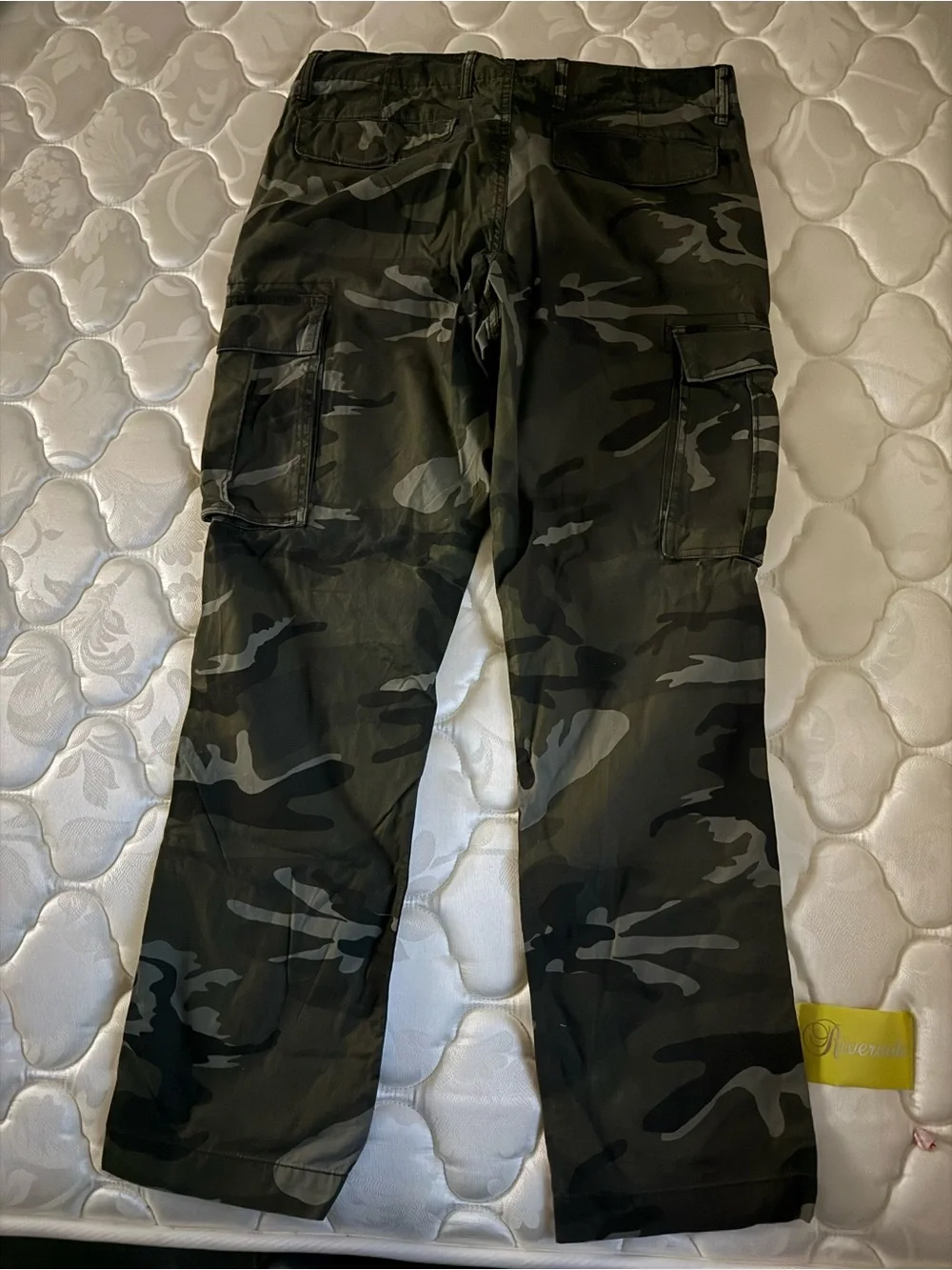 Old Navy Men's Dark Green Camo Cargo Pants